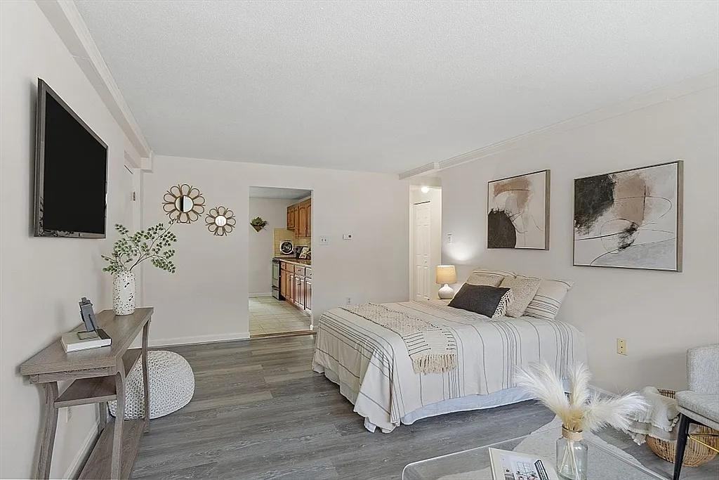 70 70 A Washington Park Drive APT2 - 2 #2 - Photo 2 of 5