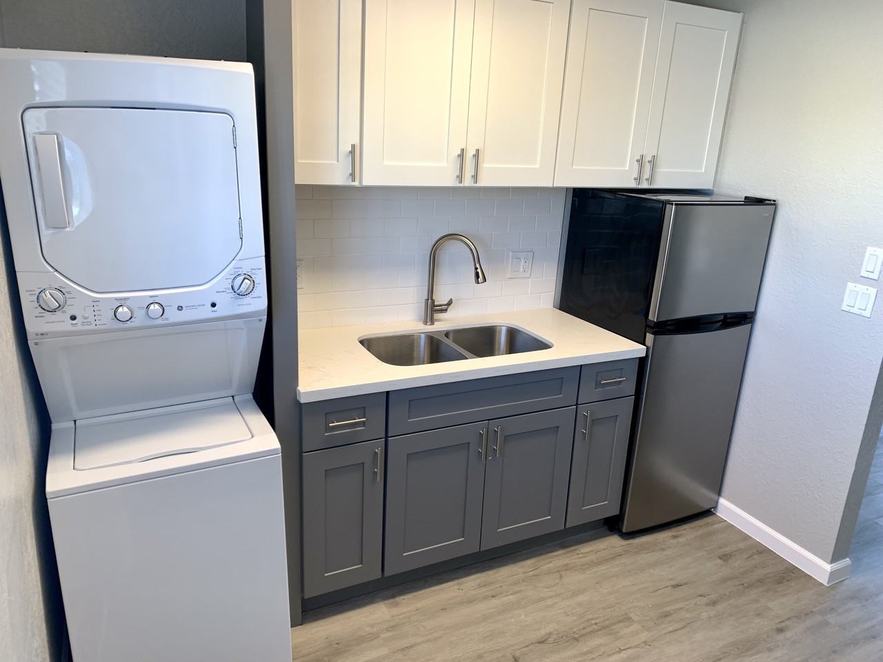 2020 West Orangewood Avenue #204 - Photo 5 of 22