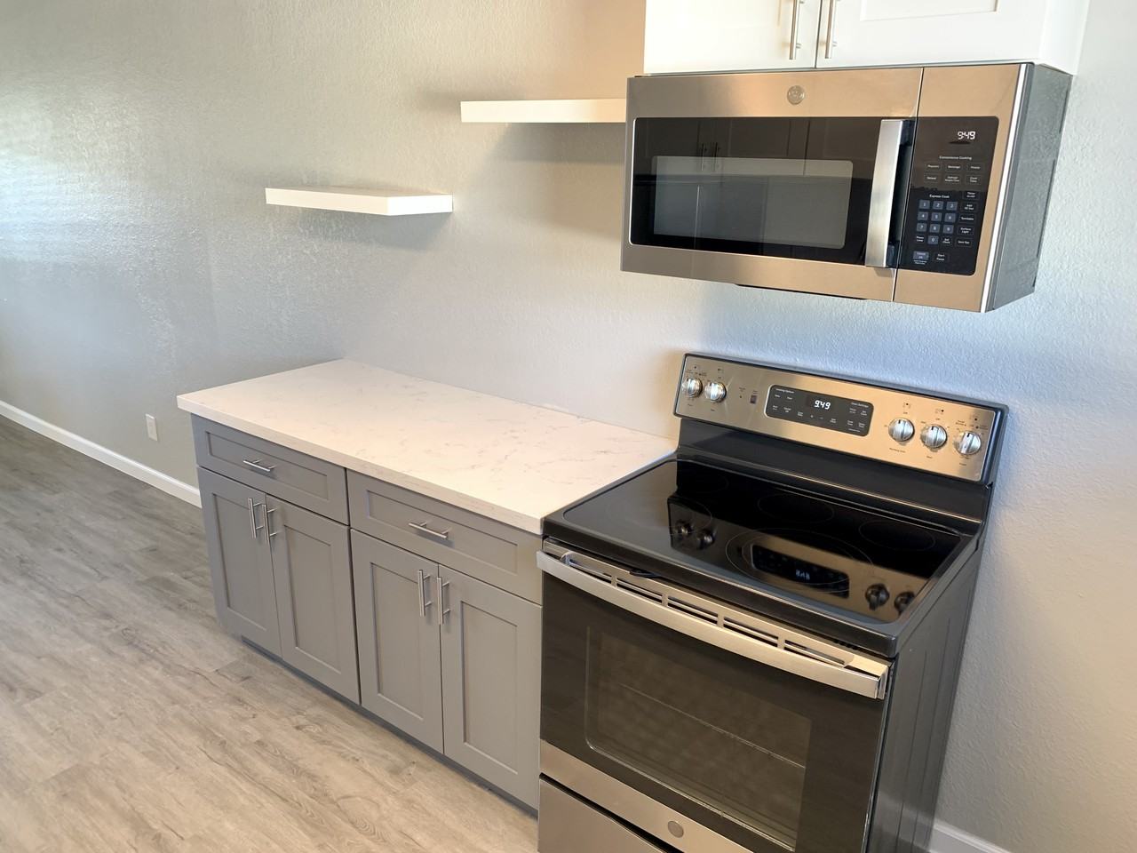 2020 West Orangewood Avenue #204 - Photo 6 of 22