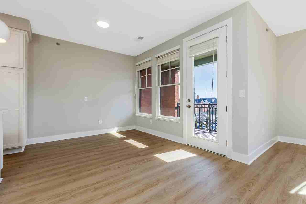 32 W College Ave #202 - Photo 3 of 20