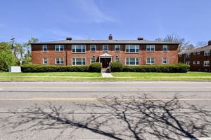 featured image of 885 S Green Rd #5