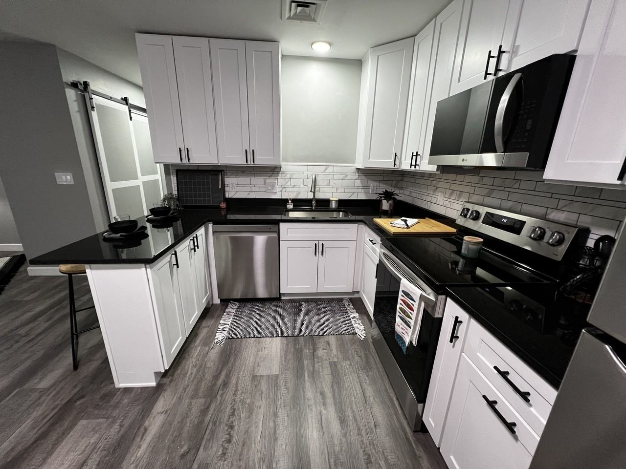 2901 W Jefferson Ave #2901 - Photo 3 of 19