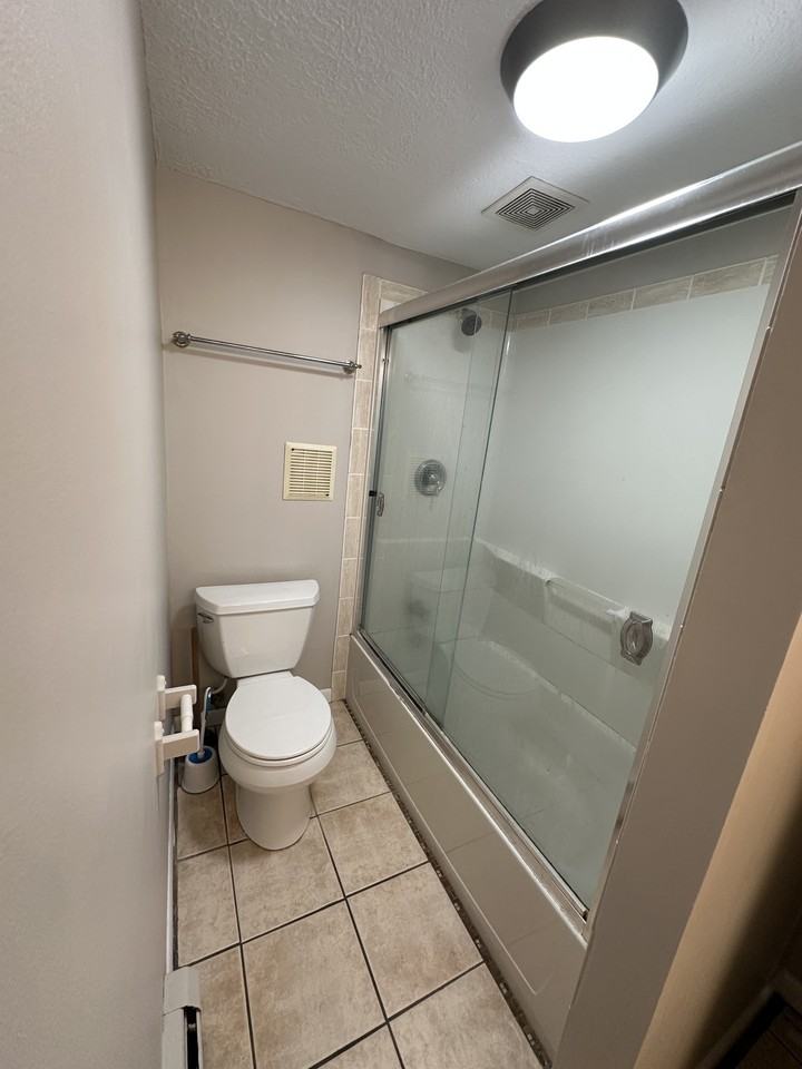 956 S Lincoln St #956-1-2 - Photo 5 of 11