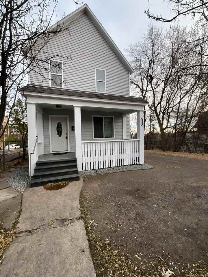 1324 East 2nd Street #NA - Photo 3 of 26