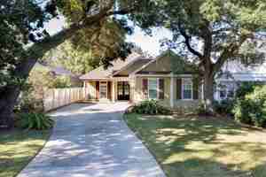 featured image of 3816 Mariner Dr