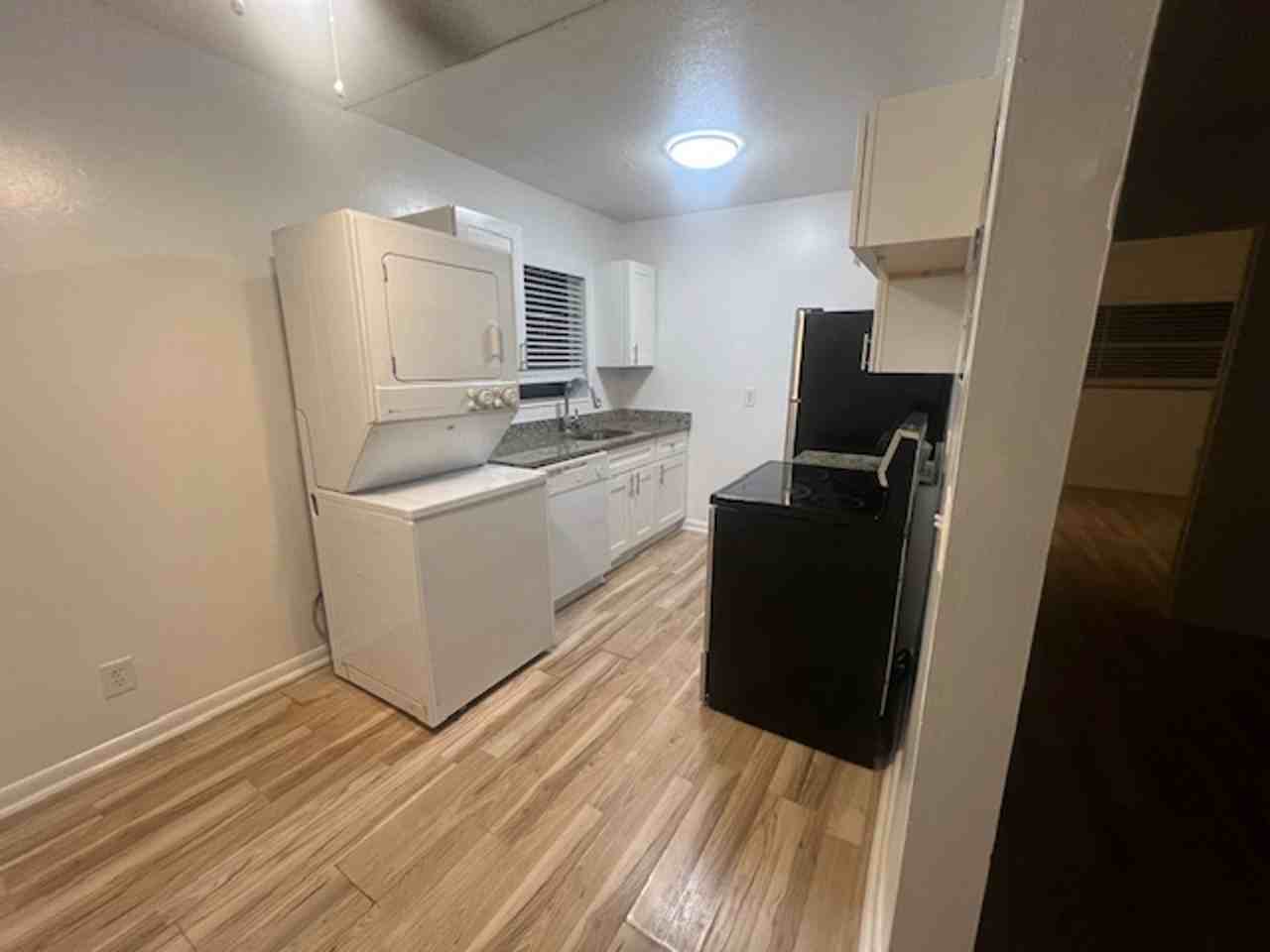 401 S Lakeside Dr Lake Worth, FL 33460 - Photo 6 of 8