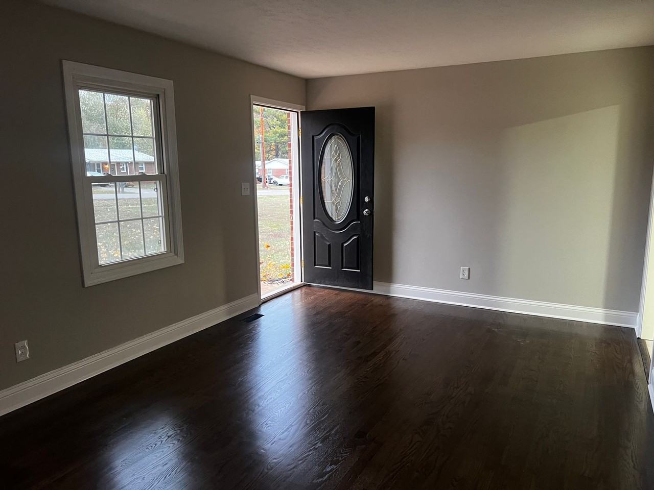 824 Strawberry Lane - Photo 4 of 20