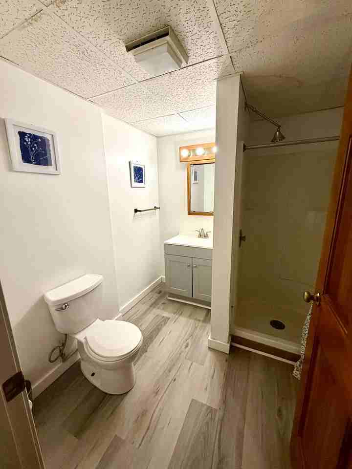 383 College Street - Photo 6 of 17