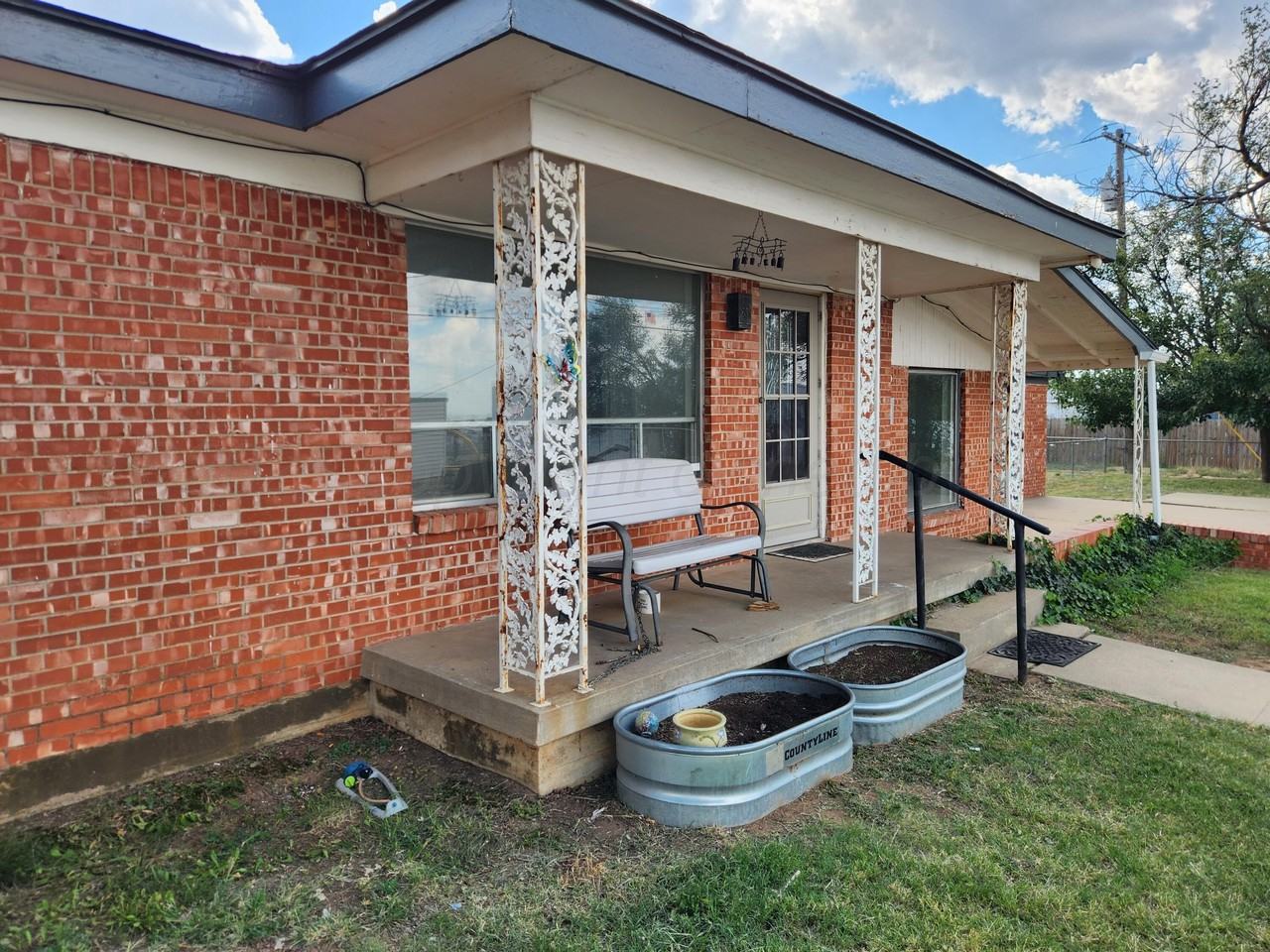 411 N Prospect St - Photo 3 of 17