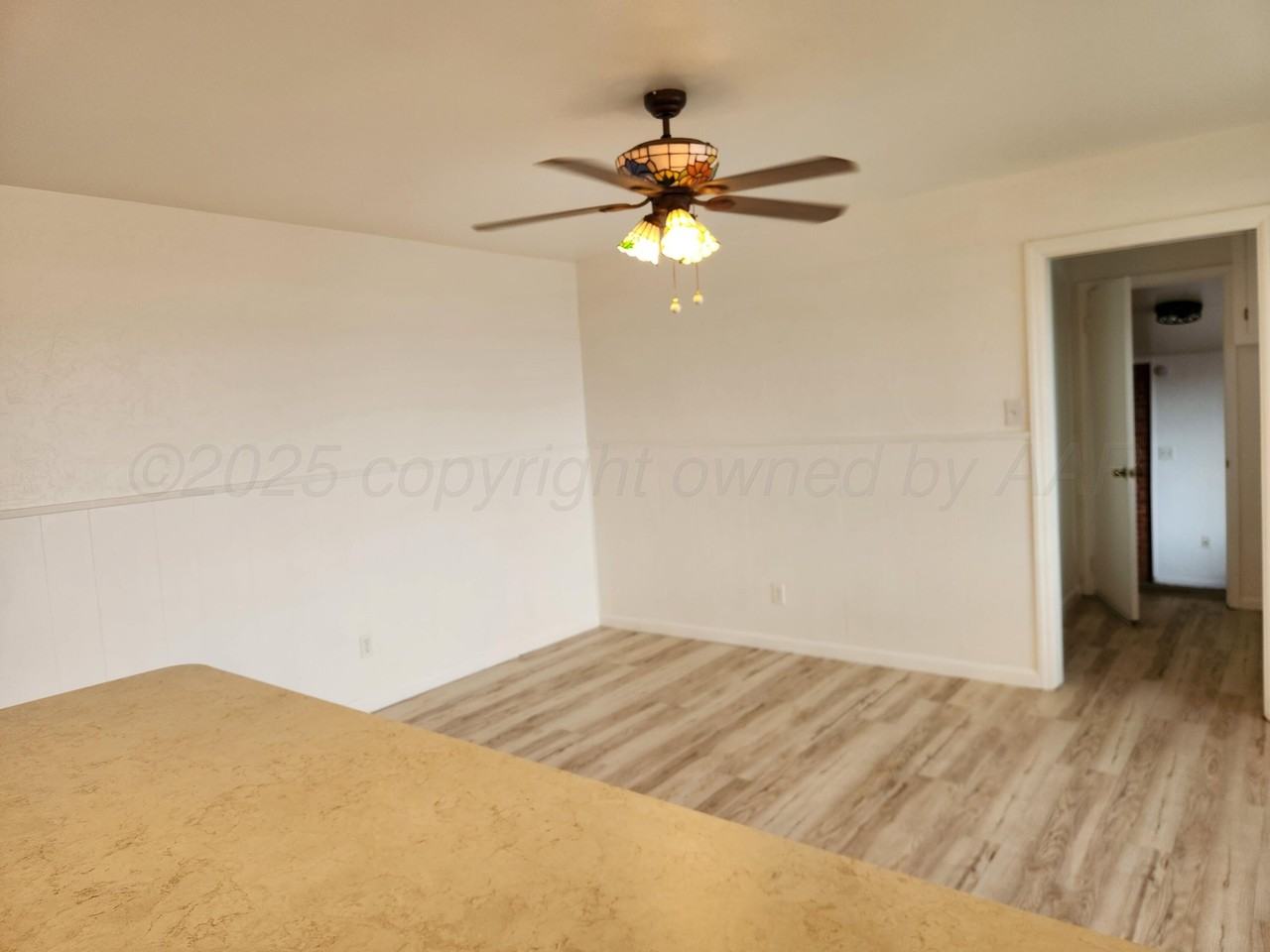 411 N Prospect St - Photo 6 of 17