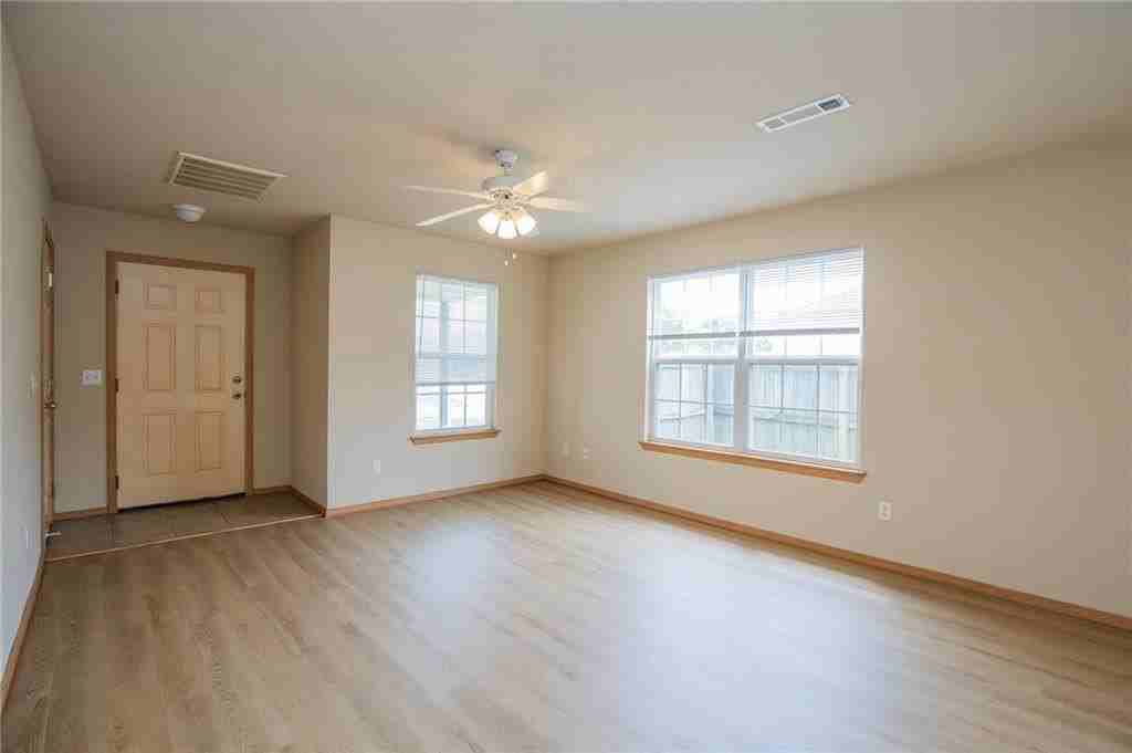 321 Grant Springs Dr - Photo 7 of 18