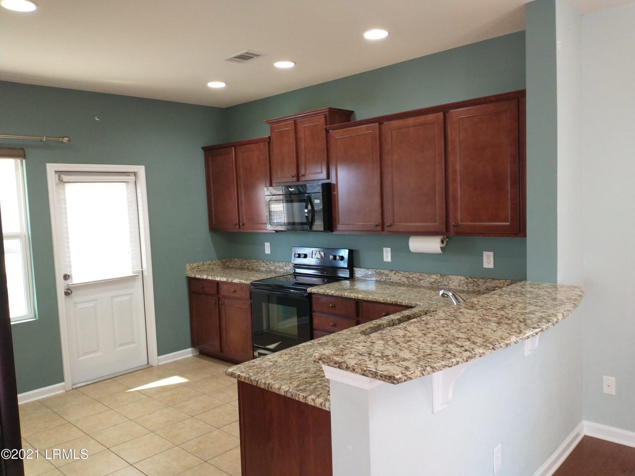 38 Pennyroyal Way - Photo 3 of 29