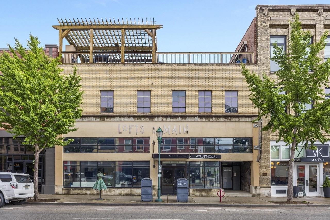 55 E Main St - Photo 2 of 47