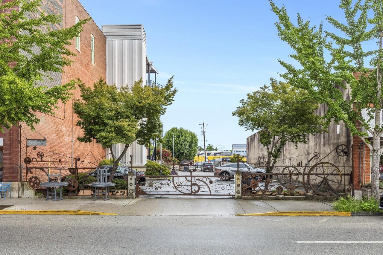 55 E Main St - Photo 4 of 47