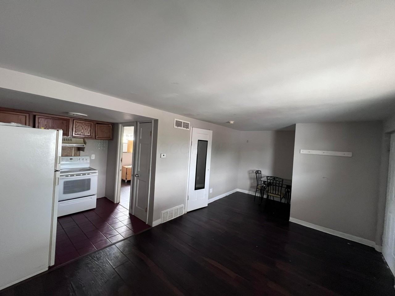 3295 Sullivant Ave Apt N #N - Photo 3 of 7