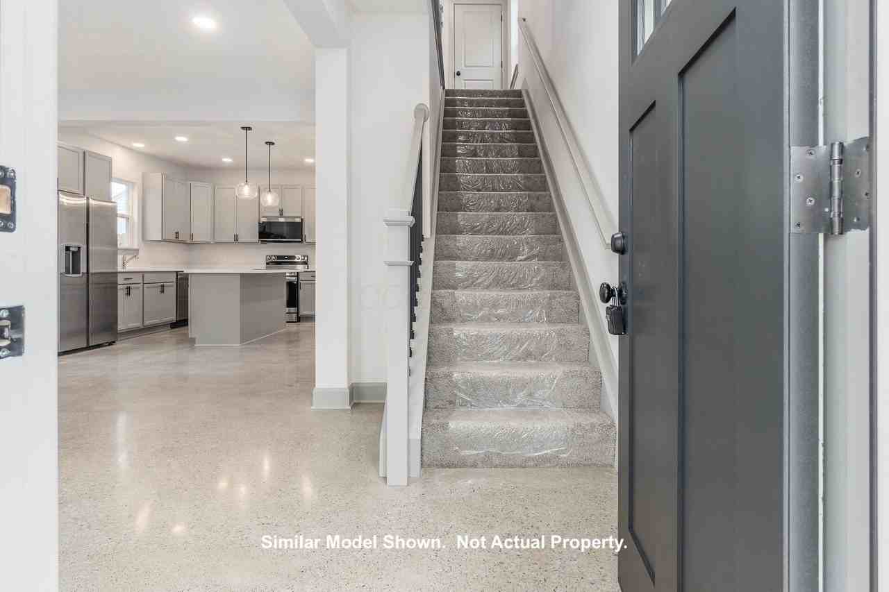 128 North Central Avenue - Photo 4 of 37