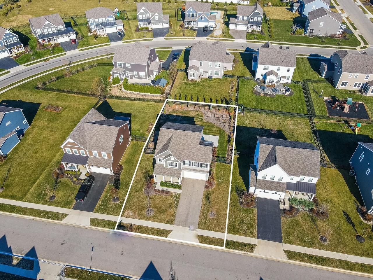 4032 Stonehill Way - Photo 3 of 50