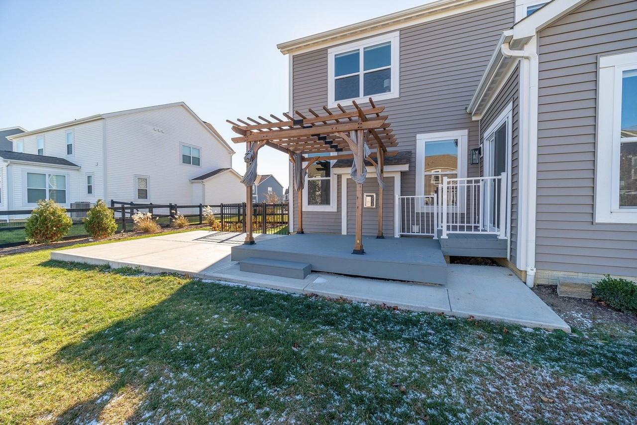 4032 Stonehill Way - Photo 6 of 50