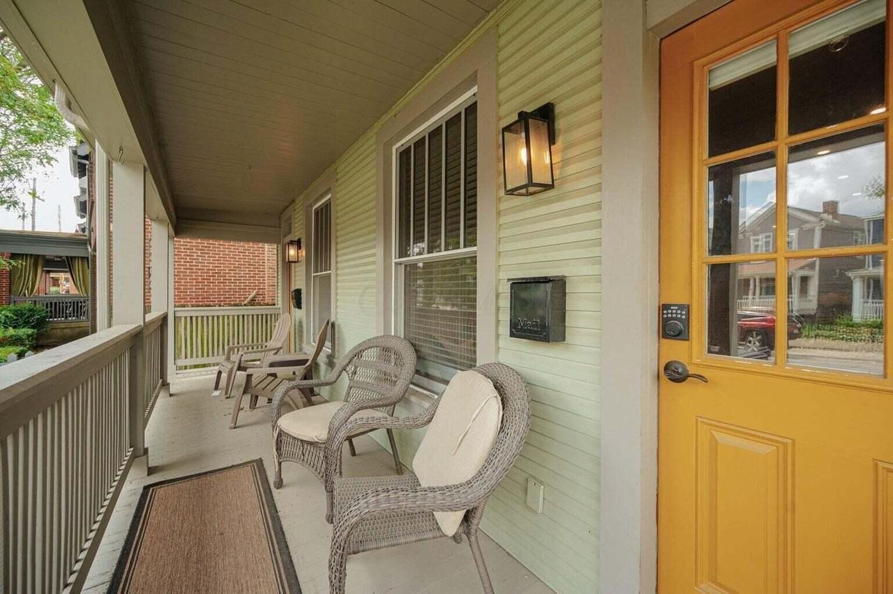 1151 Summit St - Photo 3 of 23