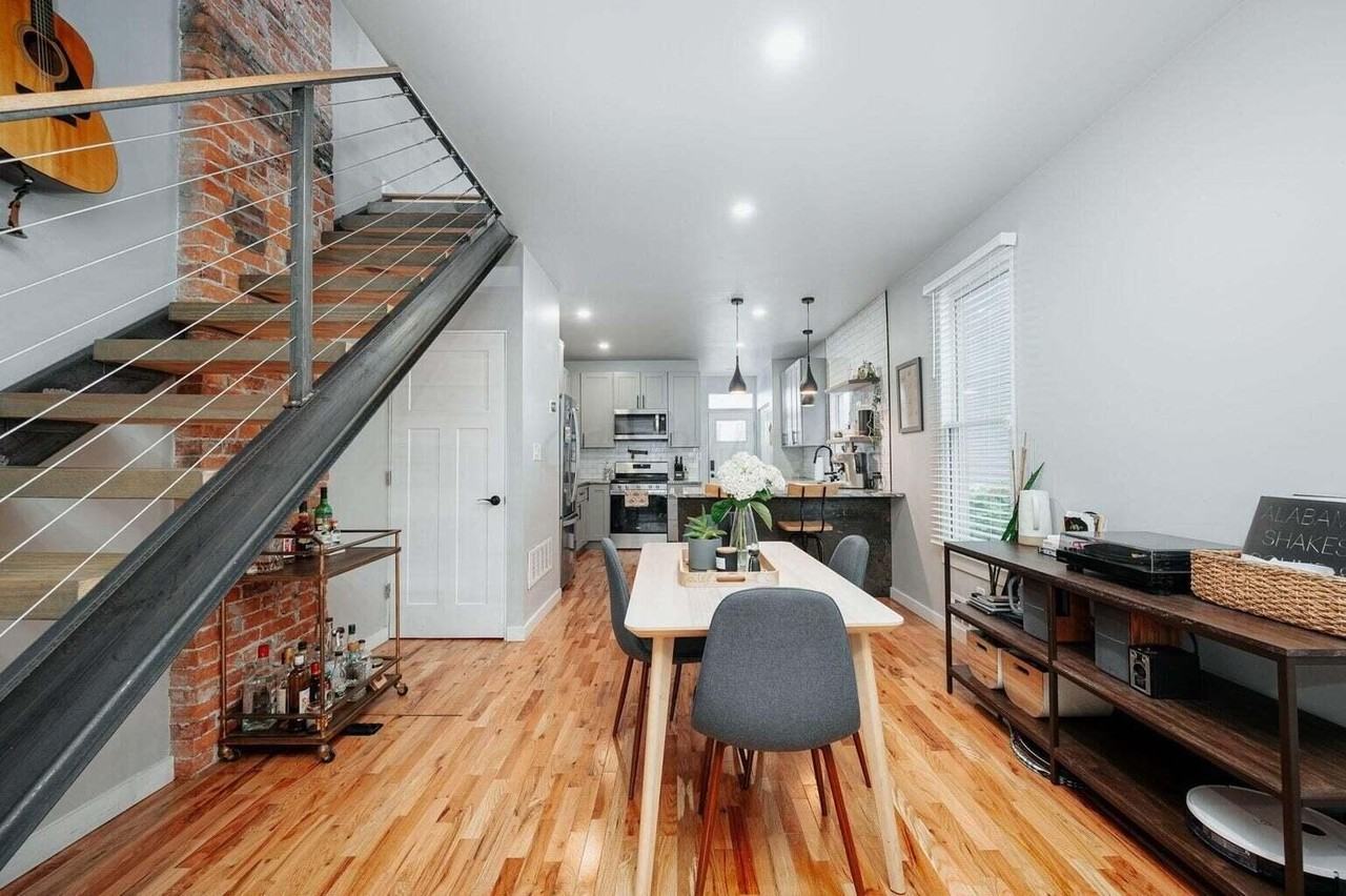 1151 Summit St - Photo 5 of 23