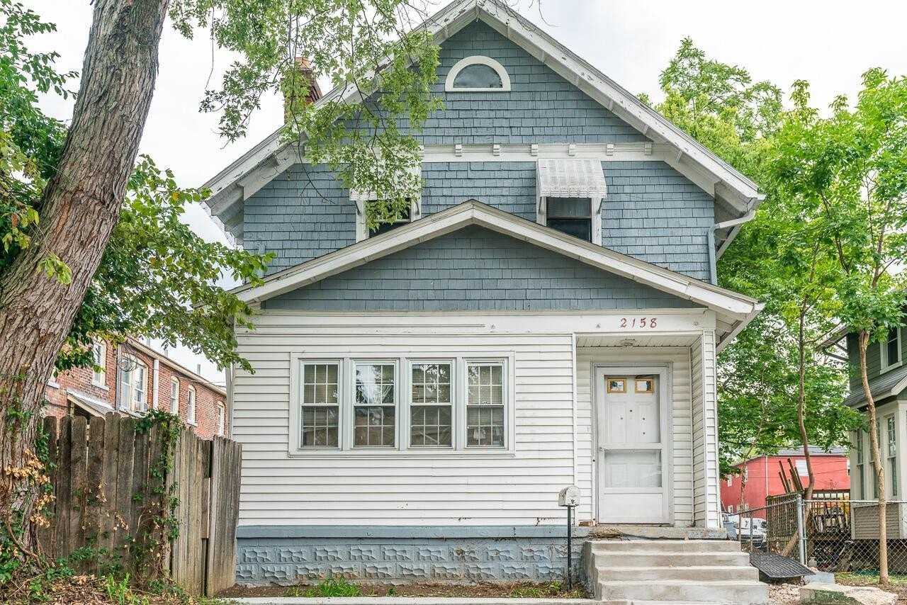 2158 Indiana Ave - Photo 2 of 28