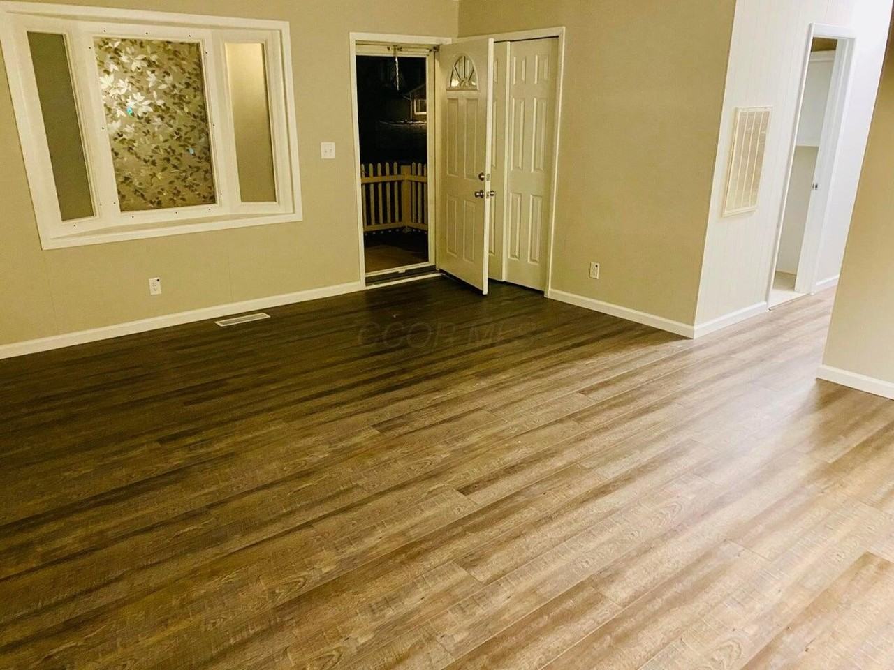 4052 Ural Avenue - Photo 3 of 13