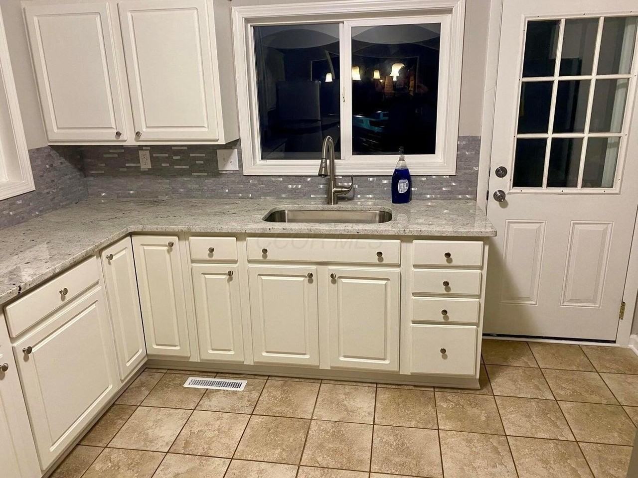 4052 Ural Avenue - Photo 5 of 13