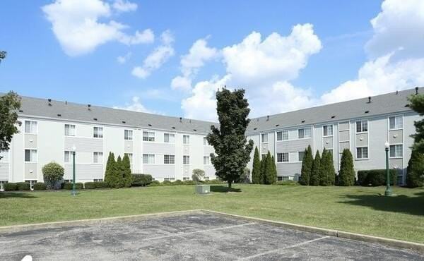 858 Kinnear Rd - Photo 2 of 18