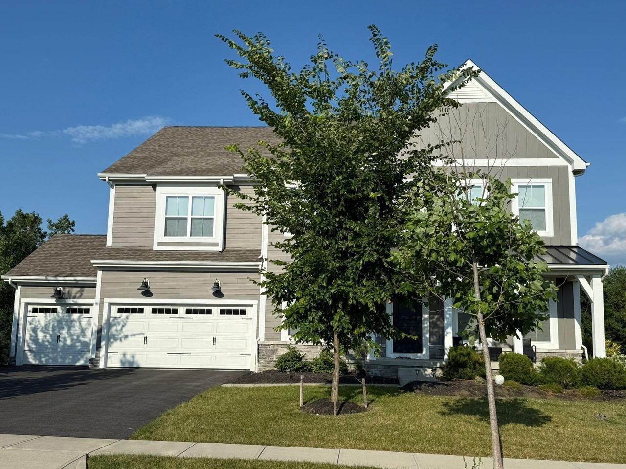 10692 Pearl Creek Dr - Photo 2 of 23