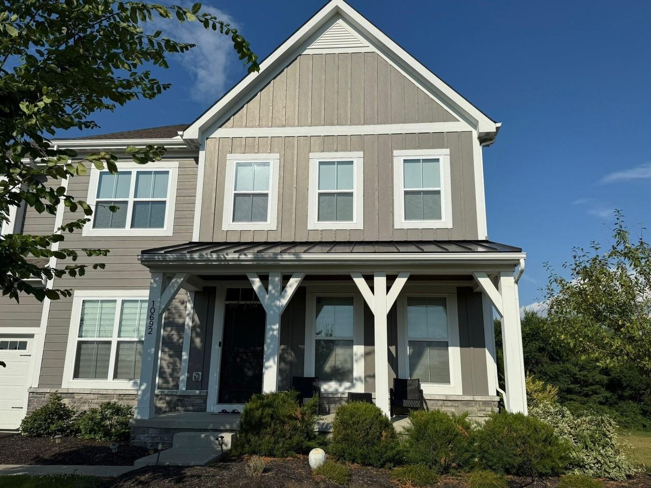 10692 Pearl Creek Dr - Photo 3 of 23