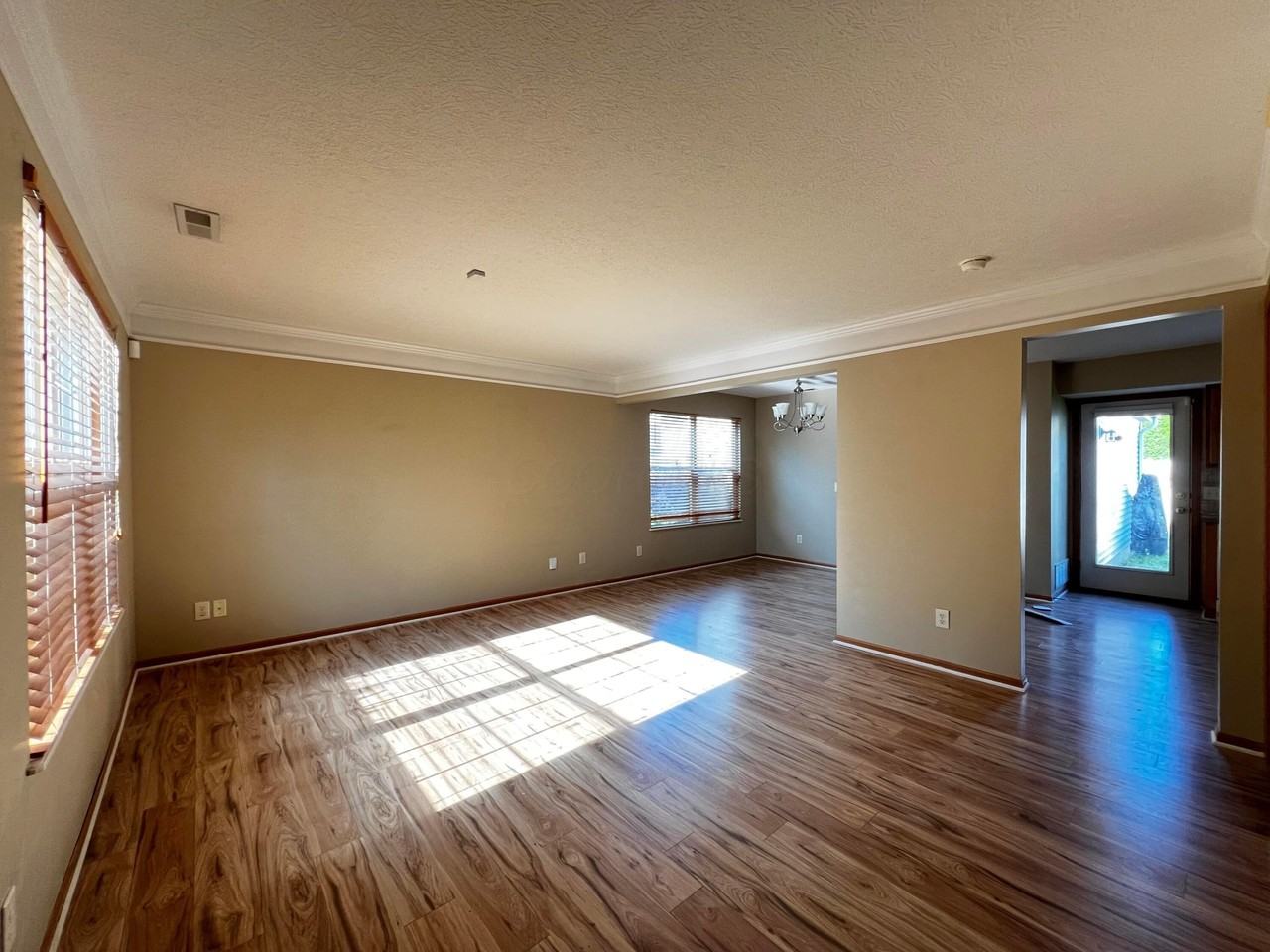 6171 Womersley Dr - Photo 7 of 23