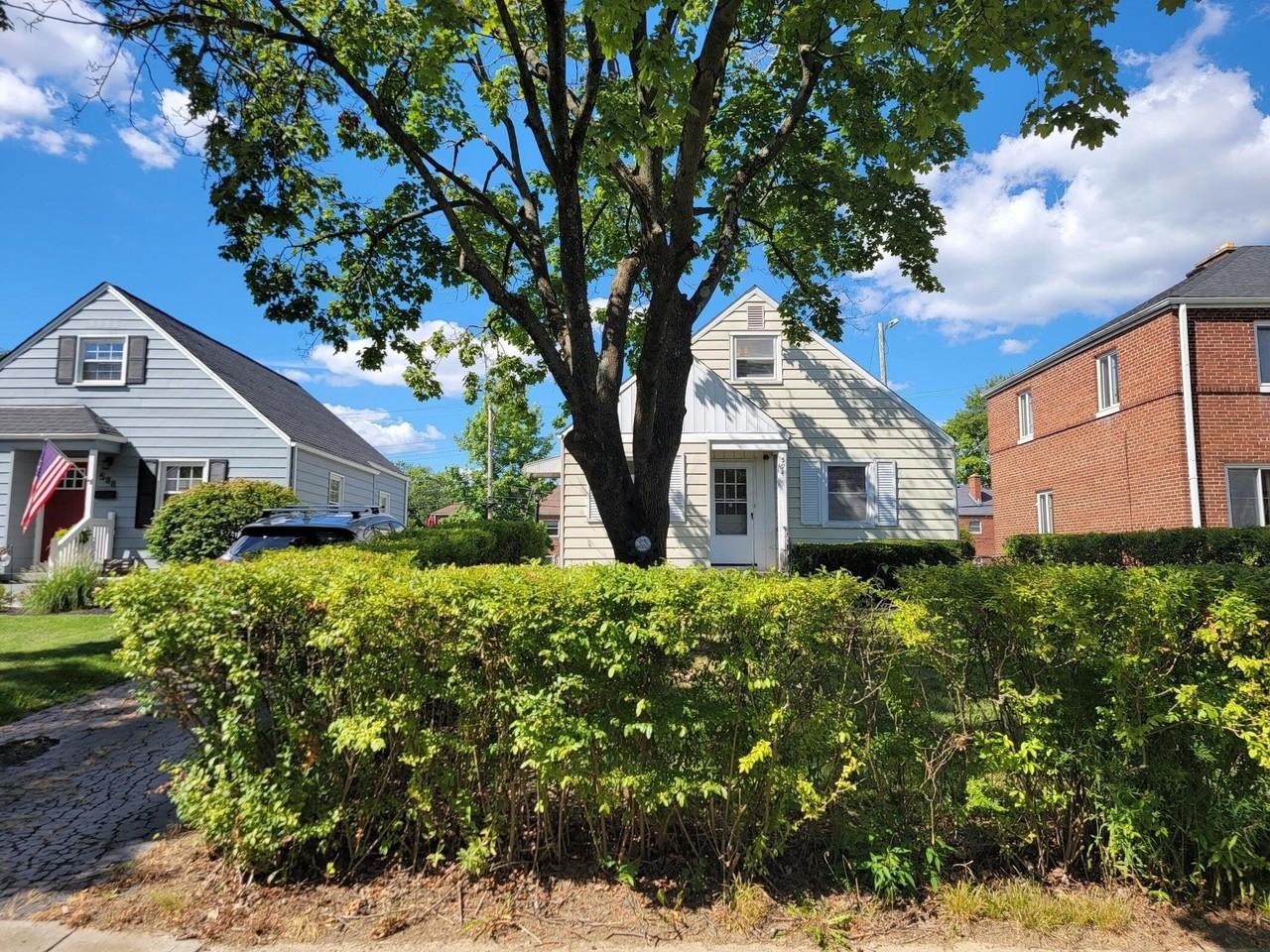 594 Chatham Rd - Photo 3 of 22