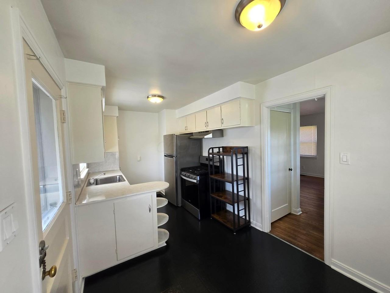 594 Chatham Rd - Photo 6 of 22