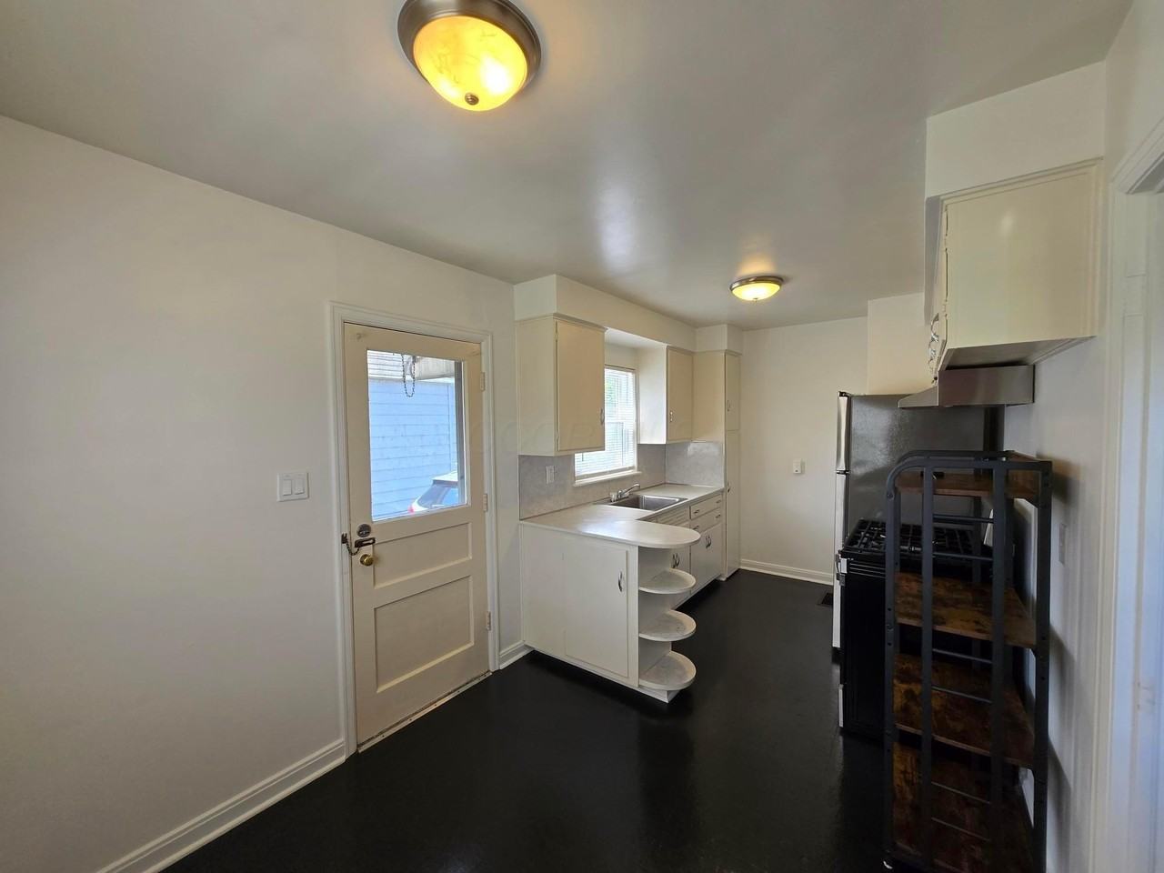 594 Chatham Rd - Photo 7 of 22