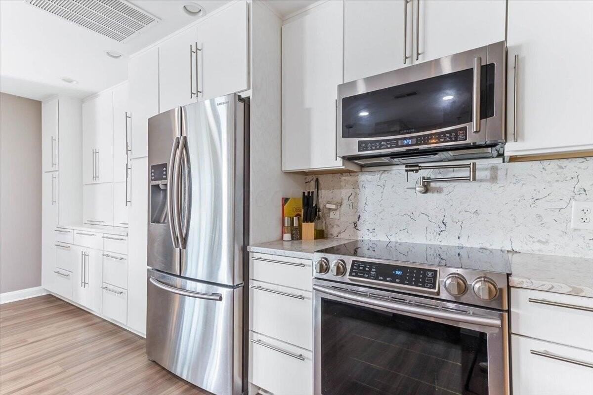 196 S Grant Ave Apt 307 #307 - Photo 4 of 39