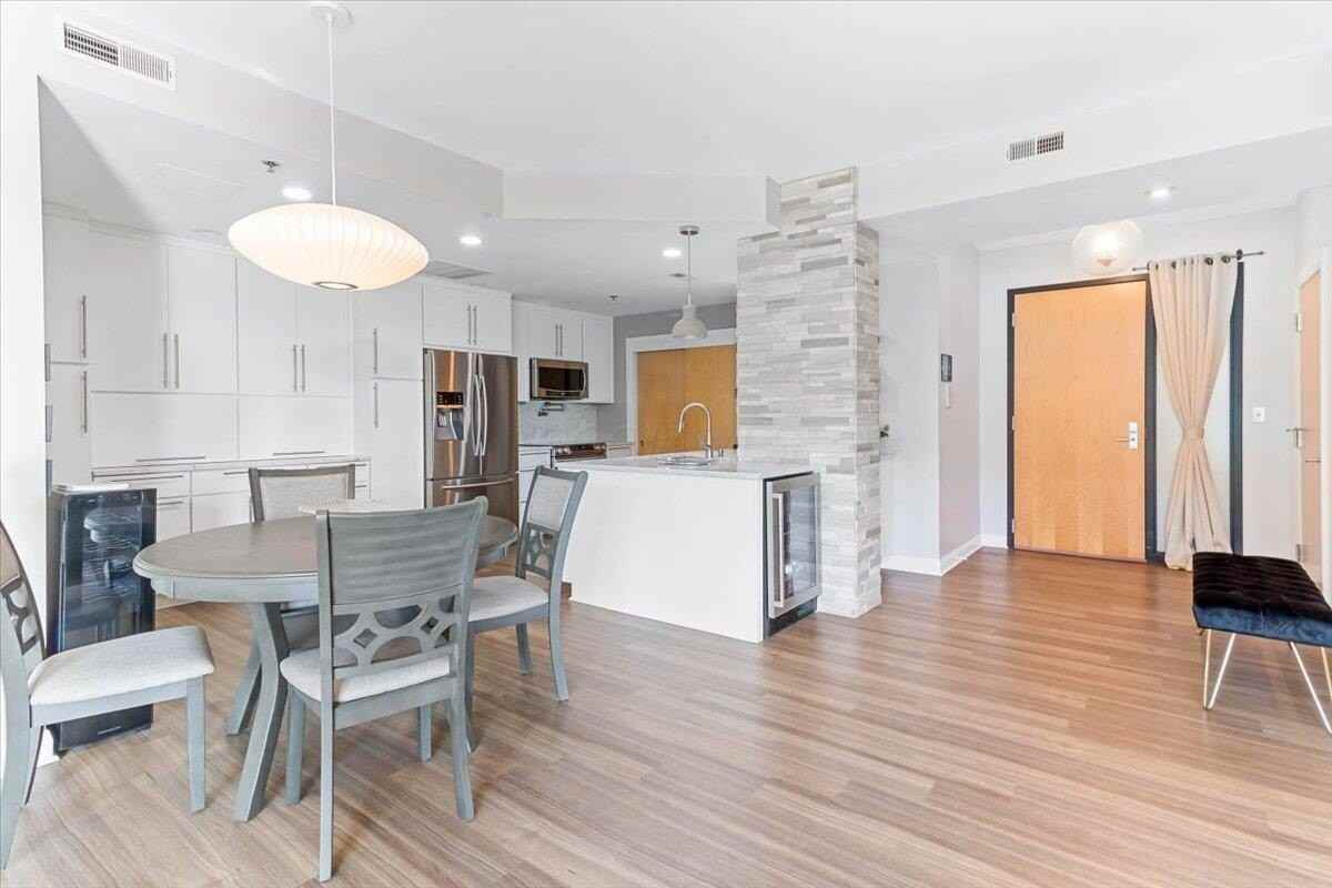 196 S Grant Ave Apt 307 #307 - Photo 7 of 39