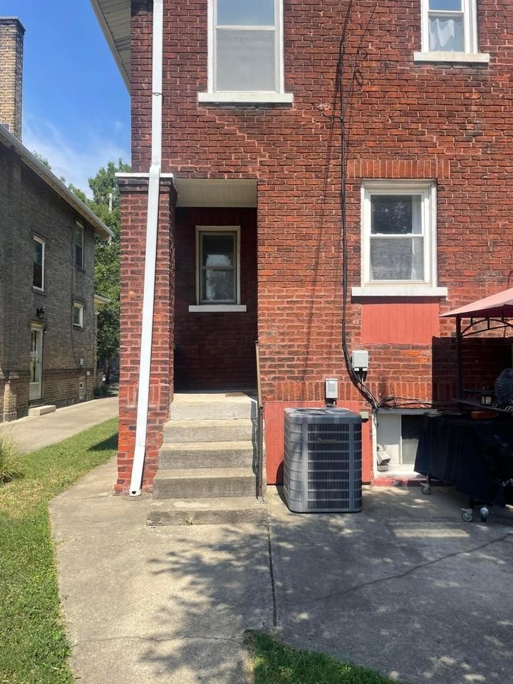 273 Thurman Ave - Photo 4 of 19