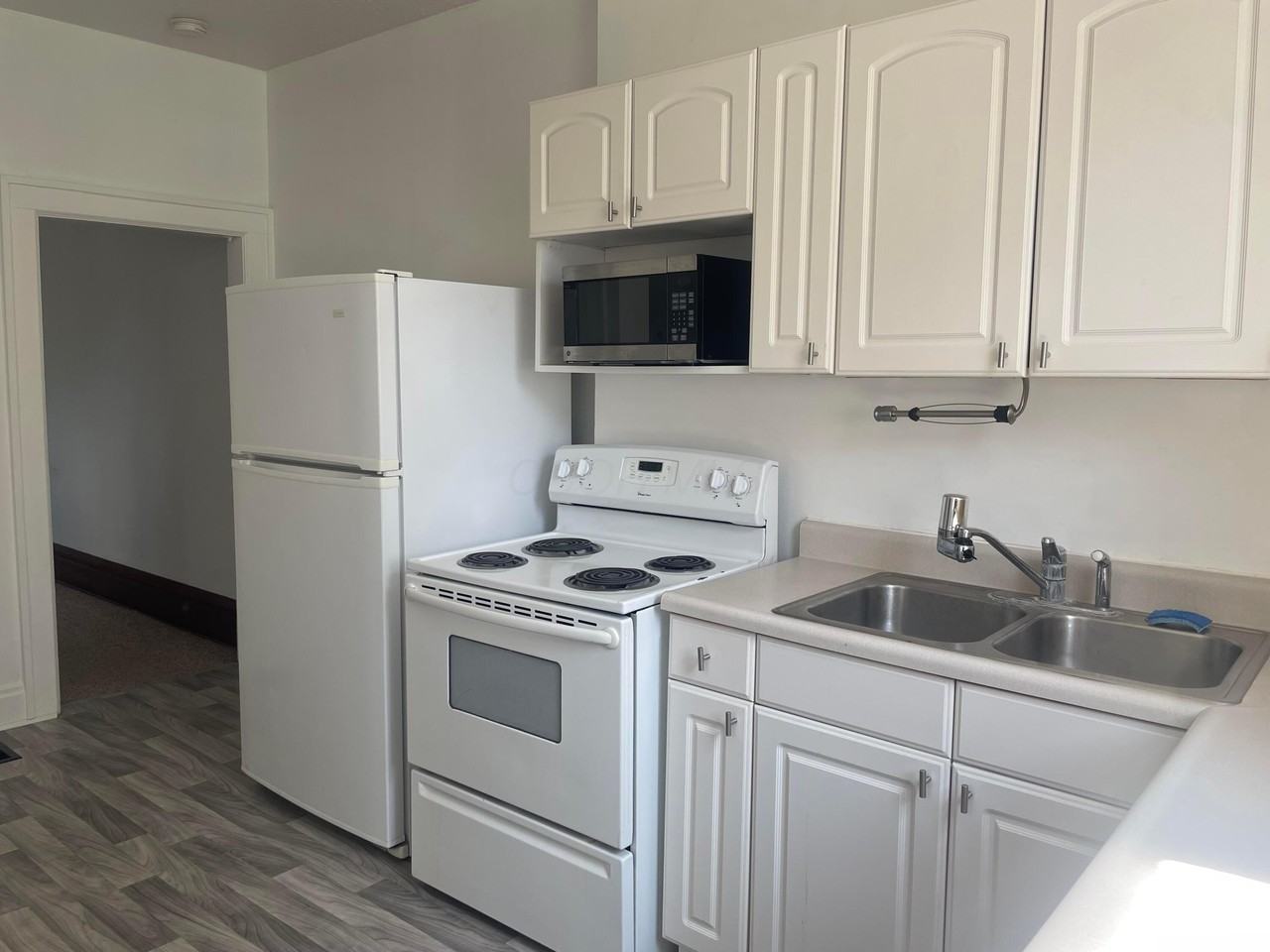 273 Thurman Ave - Photo 7 of 19