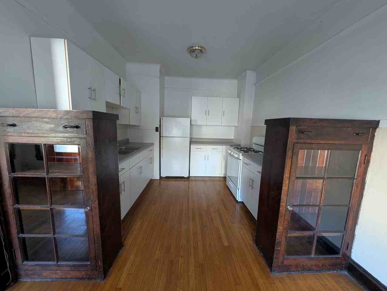 5704 S Harper Ave #206 - Photo 4 of 8