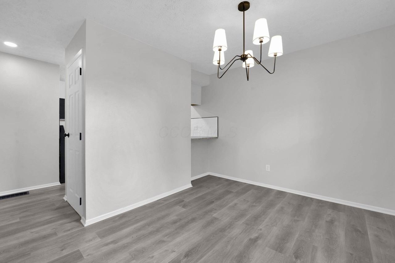 3302 Sundale Rd - Photo 5 of 15