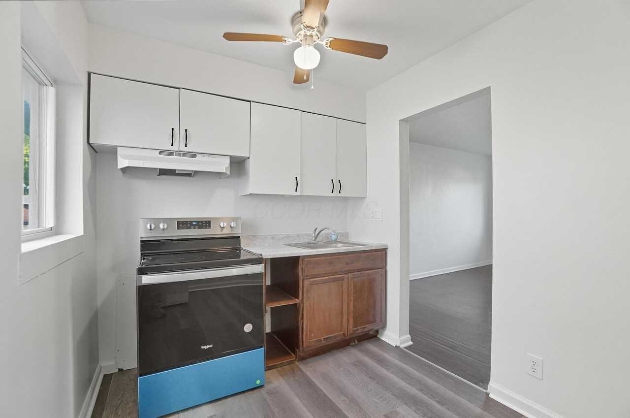 1927 Vaughn Street - Photo 5 of 23