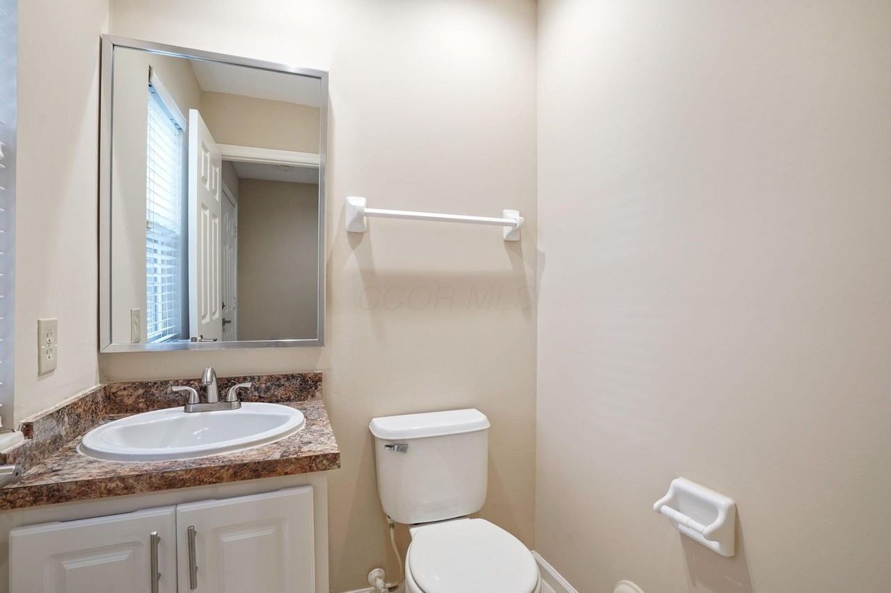 5303 Wilcox Rd - Photo 2 of 34