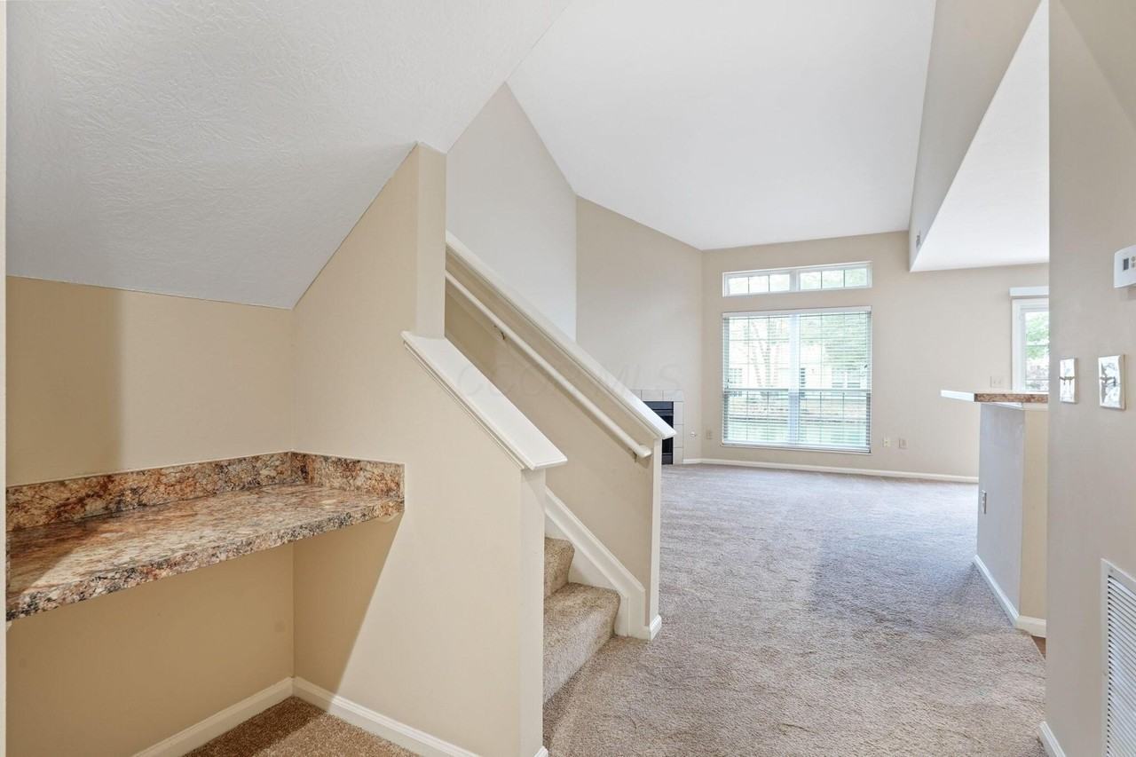 5303 Wilcox Rd - Photo 3 of 34