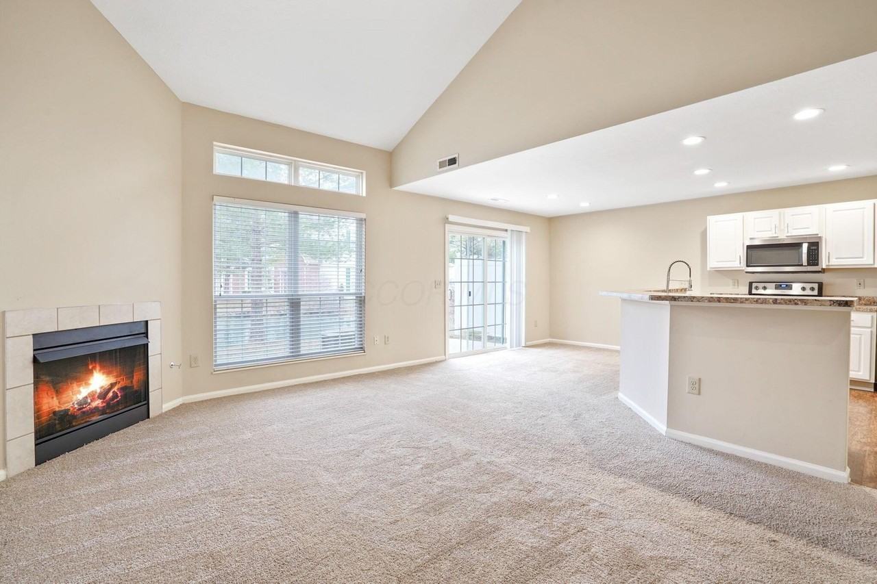 5303 Wilcox Rd - Photo 5 of 34