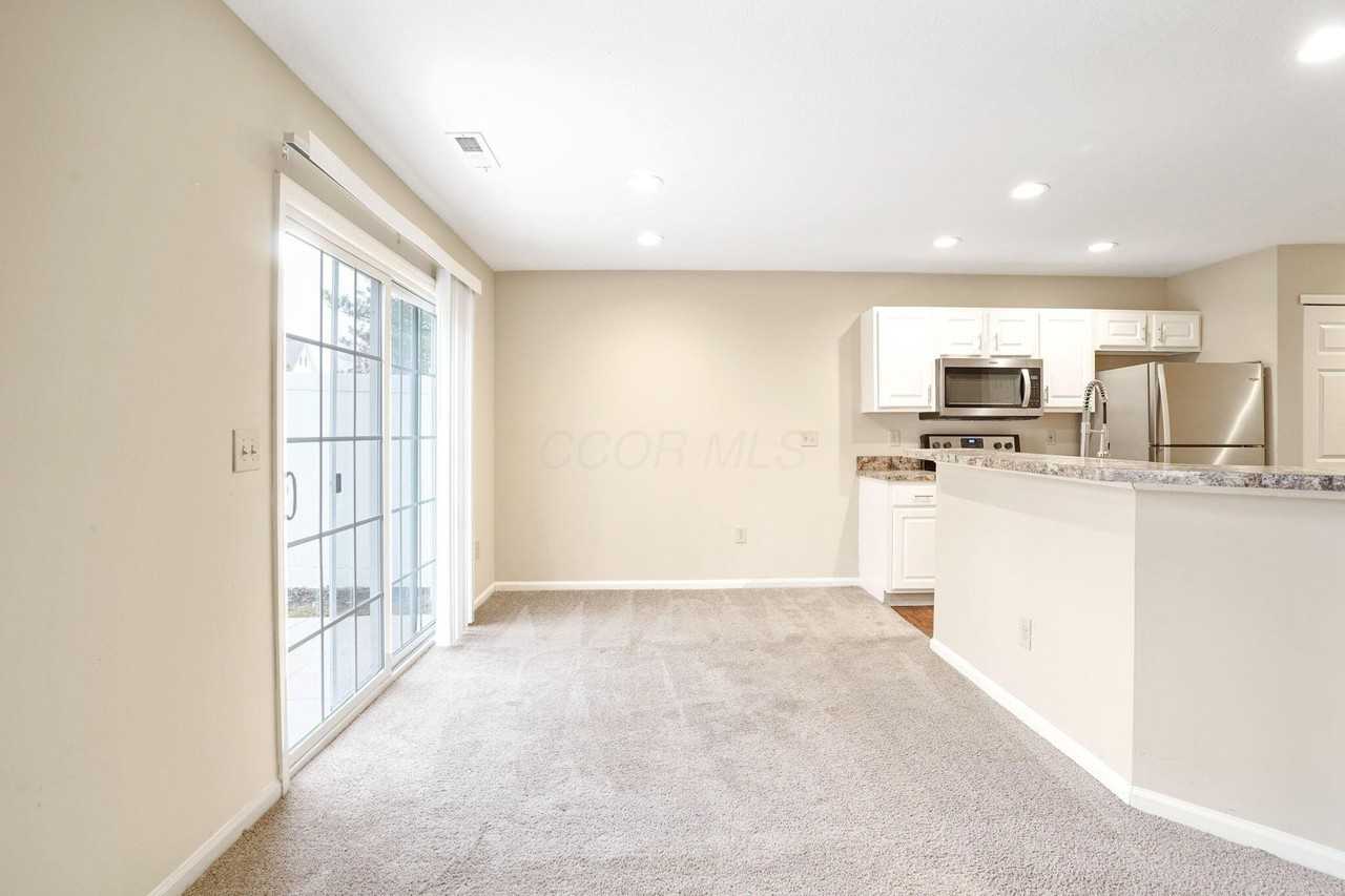 5303 Wilcox Rd - Photo 7 of 34