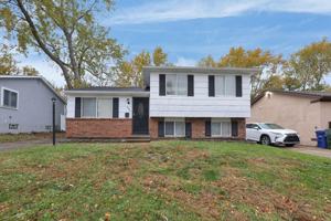 featured image of 2464 Queenswood Dr