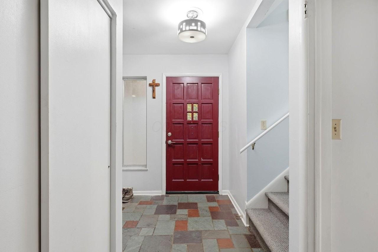 4883 Stonehaven Dr - Photo 4 of 21