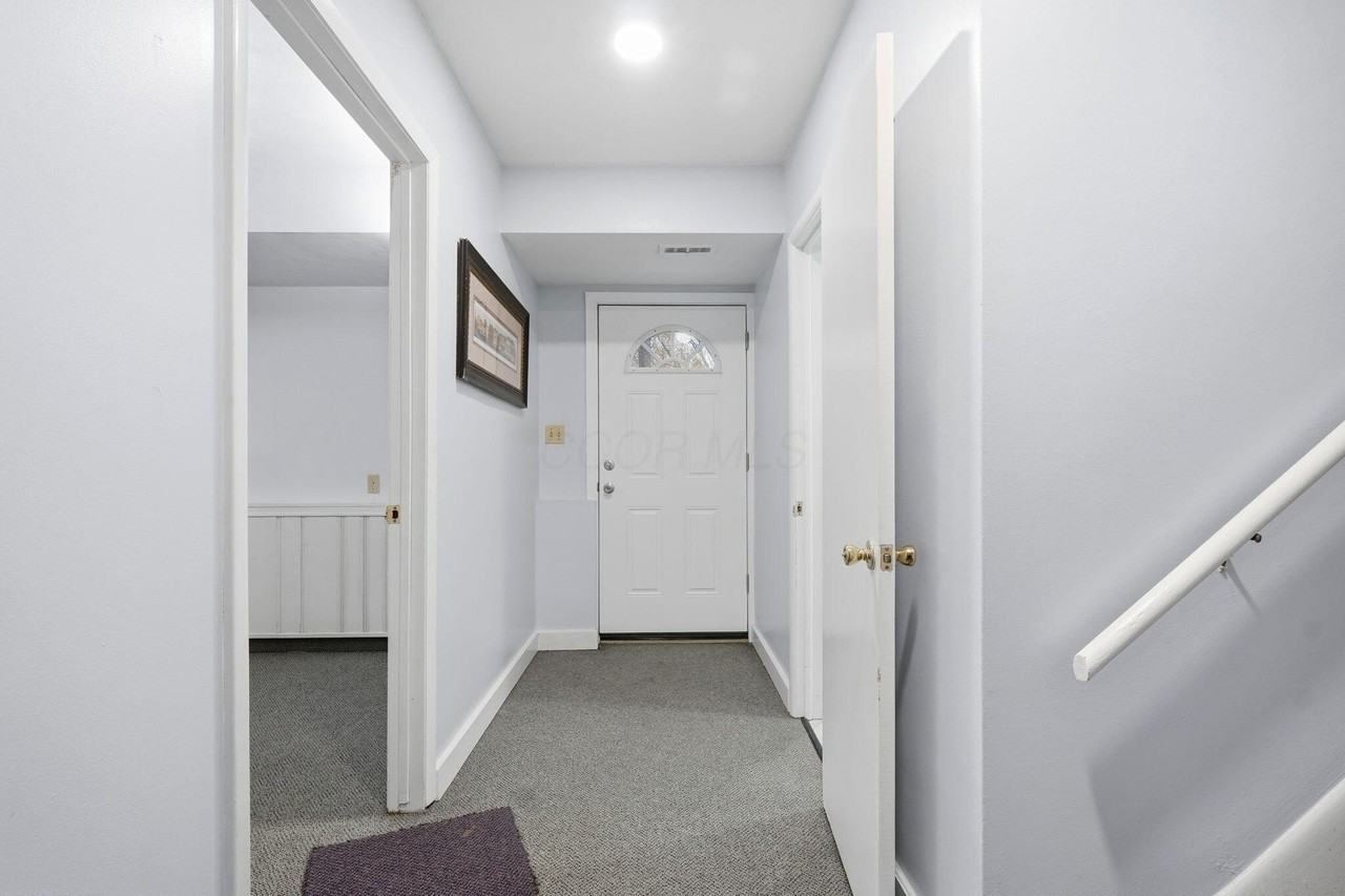 4883 Stonehaven Dr - Photo 5 of 21