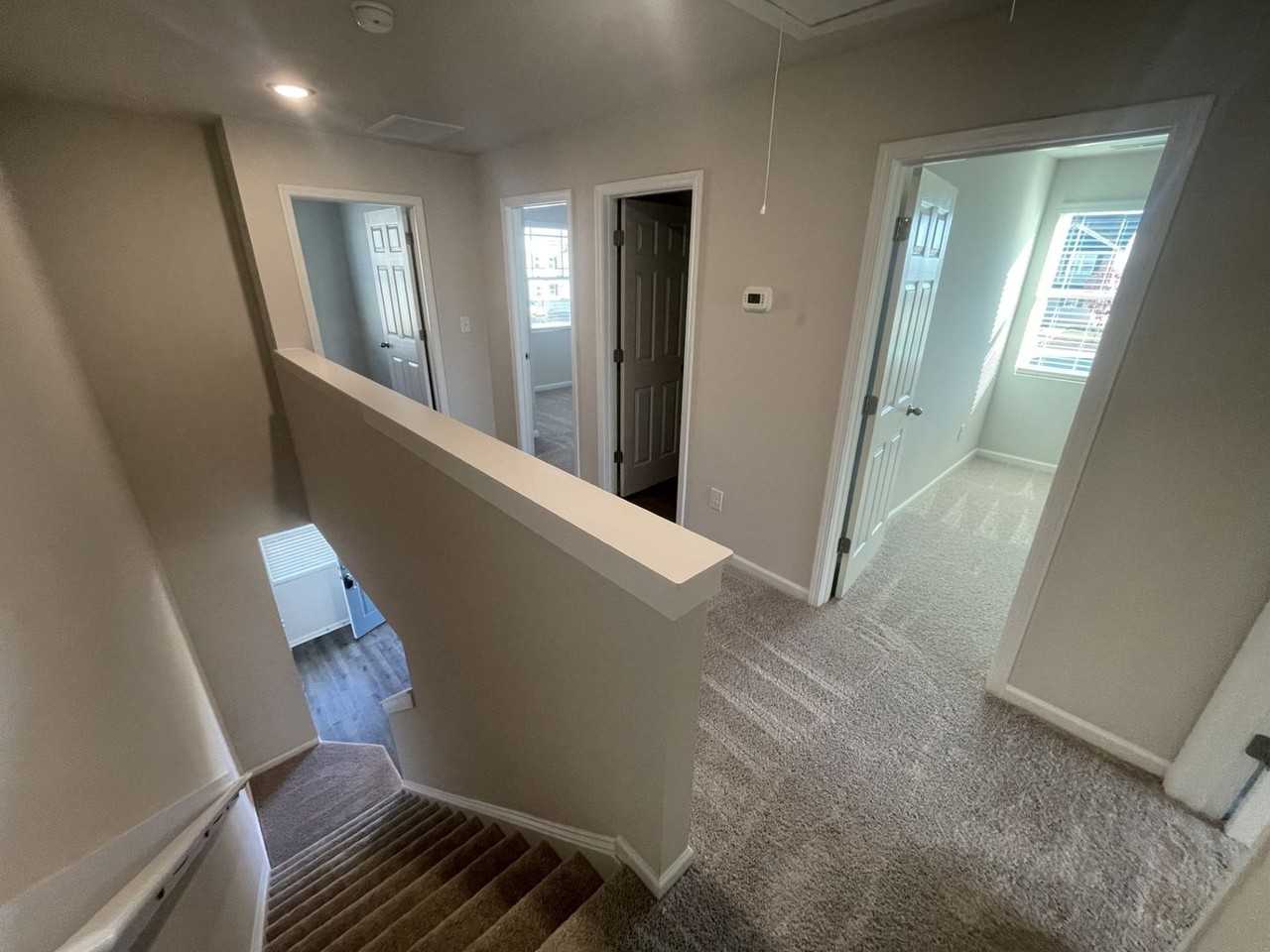 1001 Peony Ln - Photo 5 of 14