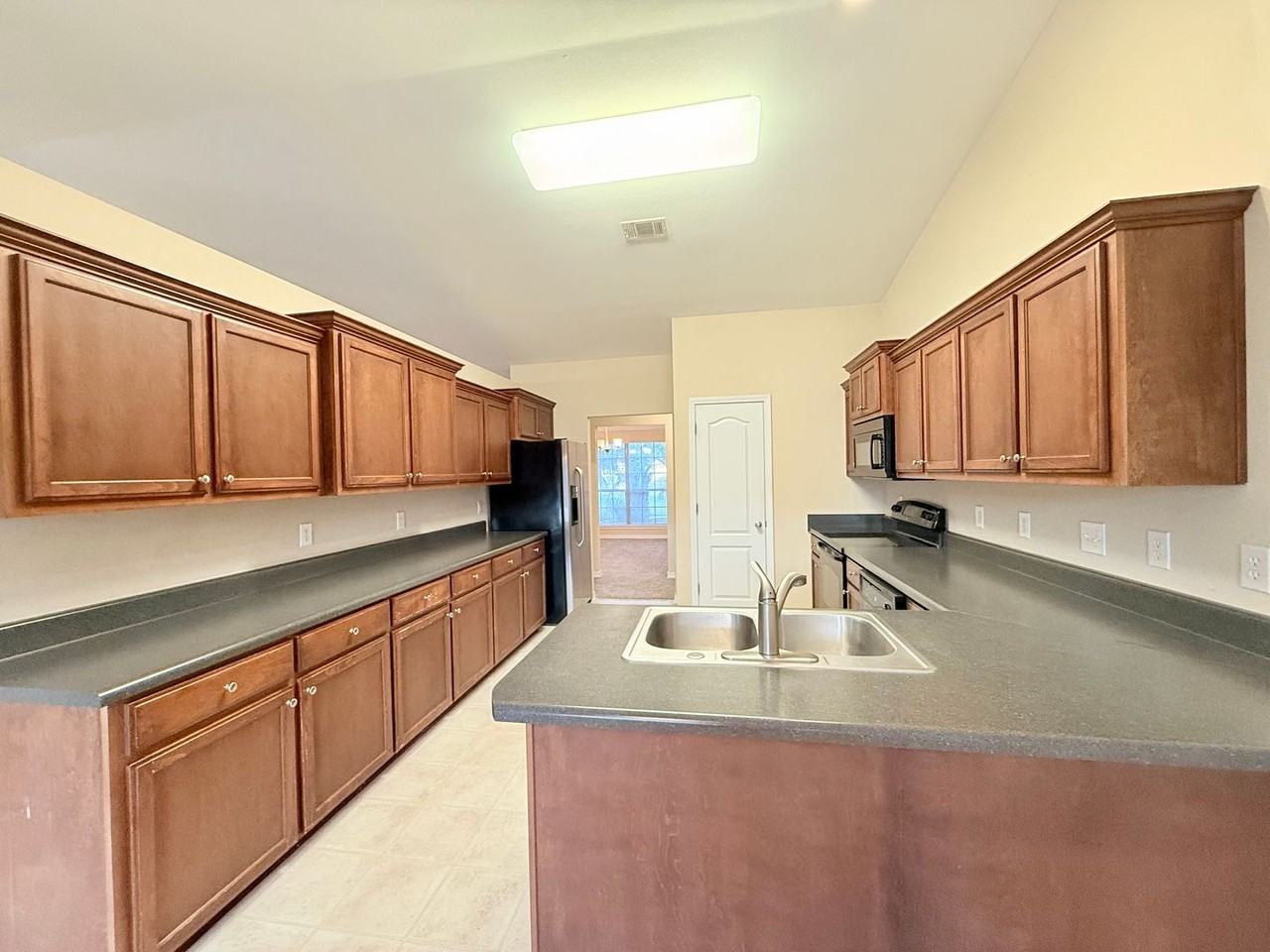 5994 Autumn Pines Circle - Photo 4 of 15